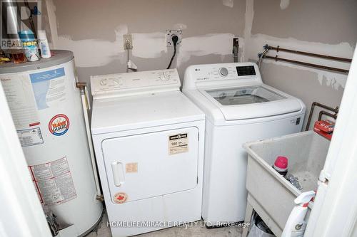 52 Creditstone Road, Brampton, ON - Indoor Photo Showing Laundry Room