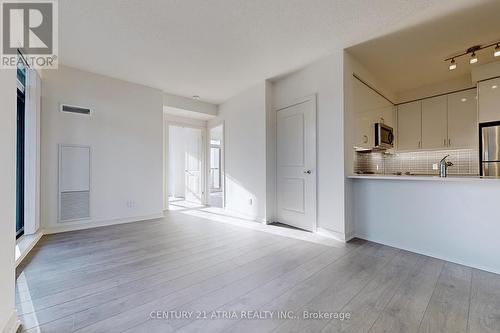 1806 - 4955 Yonge Street, Toronto, ON - Indoor Photo Showing Kitchen