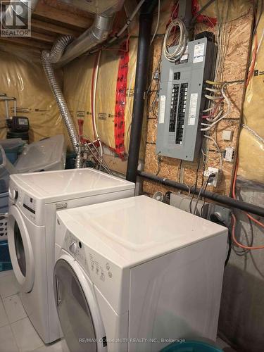 110 Jack Monkman Crescent, Markham, ON - Indoor Photo Showing Laundry Room