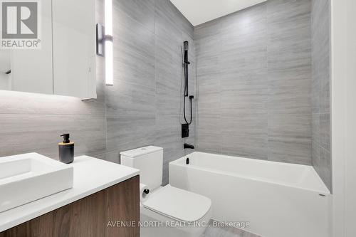 10 James Street W, Ottawa, ON - Indoor Photo Showing Bathroom