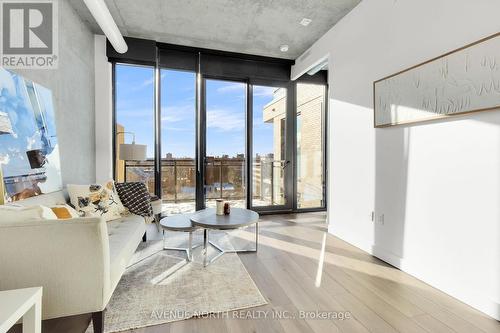 10 James Street W, Ottawa, ON - Indoor Photo Showing Living Room