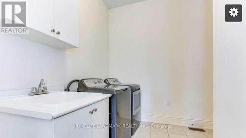 3151 Buttonbush Trail, Oakville, ON - Indoor Photo Showing Laundry Room