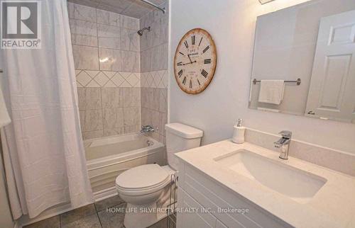 19 - 19 Dawson Crescent, Brampton, ON - Indoor Photo Showing Bathroom