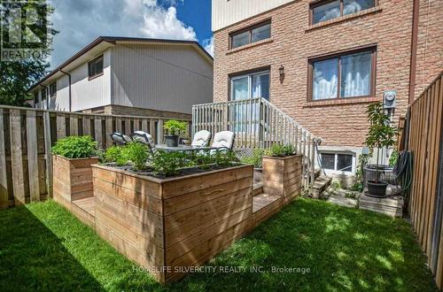 19 - 19 Dawson Crescent, Brampton, ON - Outdoor With Exterior