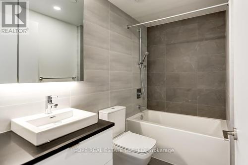 811 - 21 Lawren Harris Square, Toronto, ON - Indoor Photo Showing Bathroom