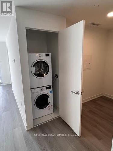 316 - 9 Tecumseth Street, Toronto, ON - Indoor Photo Showing Laundry Room