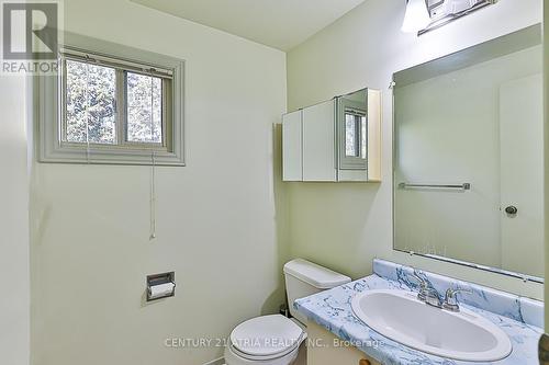 11 Hunter'S Point Drive, Richmond Hill, ON - Indoor Photo Showing Bathroom