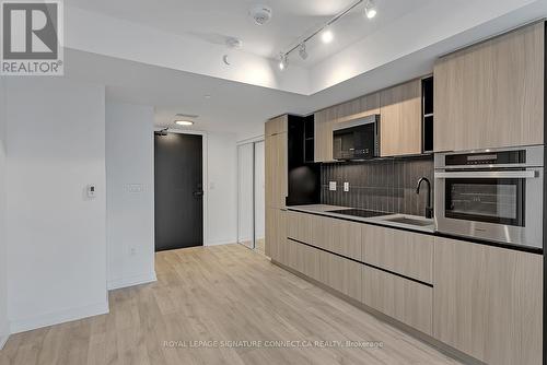 504 - 2 Augusta Avenue, Toronto, ON - Indoor Photo Showing Kitchen