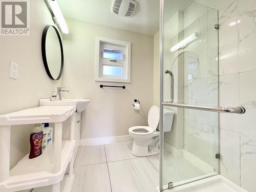 3941 W 33 Avenue, Vancouver, BC - Indoor Photo Showing Bathroom