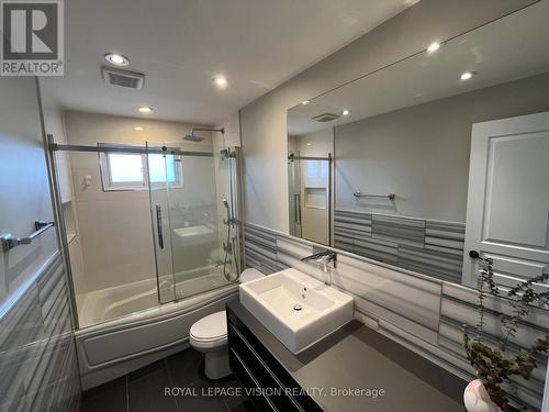 445 Shaw Street, Toronto, ON - Indoor Photo Showing Bathroom