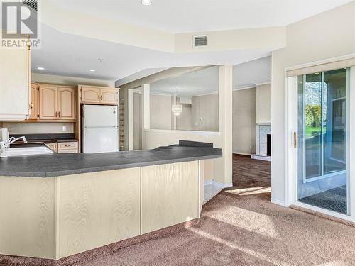 7801 Spartan Drive Unit# 116, Osoyoos, BC - Indoor Photo Showing Kitchen