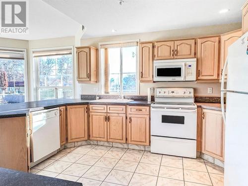 7801 Spartan Drive Unit# 116, Osoyoos, BC - Indoor Photo Showing Kitchen