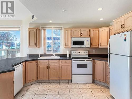 7801 Spartan Drive Unit# 116, Osoyoos, BC - Indoor Photo Showing Kitchen