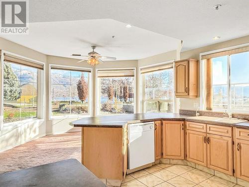 7801 Spartan Drive Unit# 116, Osoyoos, BC - Indoor Photo Showing Kitchen