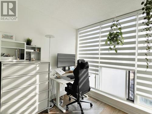 1412 - 24 Wellesley Street W, Toronto, ON - Indoor Photo Showing Office