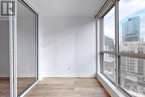 1412 - 24 Wellesley Street W, Toronto, ON - Indoor Photo Showing Other Room