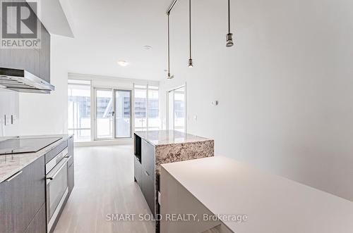 2508 - 1 Bloor Street E, Toronto, ON - Indoor Photo Showing Kitchen