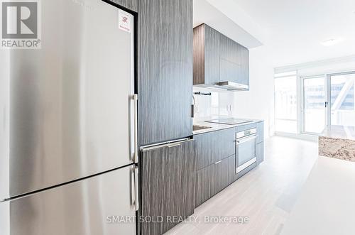 2508 - 1 Bloor Street E, Toronto, ON - Indoor Photo Showing Kitchen