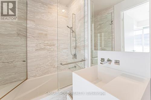 2508 - 1 Bloor Street E, Toronto, ON - Indoor Photo Showing Bathroom