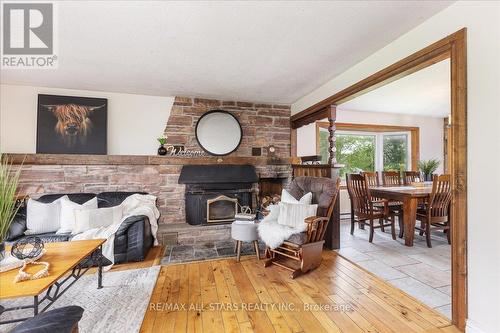 24185 Kennedy Road, Georgina, ON - Indoor With Fireplace