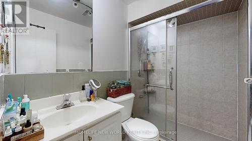 32 Markham Street, Toronto, ON - Indoor Photo Showing Bathroom