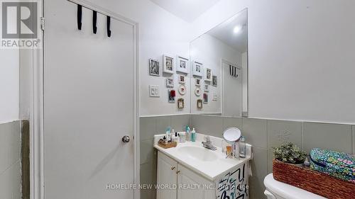 32 Markham Street, Toronto, ON - Indoor Photo Showing Bathroom