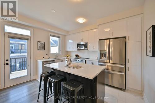 137 Stork Street, Oakville, ON - Indoor Photo Showing Kitchen