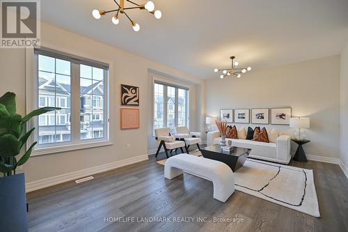 137 Stork Street, Oakville, ON - Indoor Photo Showing Living Room