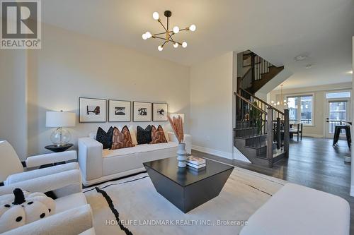 137 Stork Street, Oakville, ON - Indoor Photo Showing Living Room