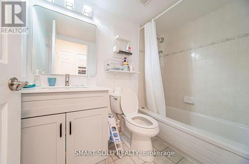 Ph210 - 256 Doris Avenue, Toronto, ON - Indoor Photo Showing Bathroom