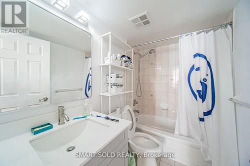 Ph210 - 256 Doris Avenue, Toronto, ON - Indoor Photo Showing Bathroom