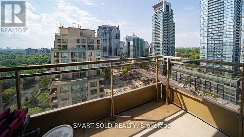 Ph210 - 256 Doris Avenue, Toronto, ON - Outdoor