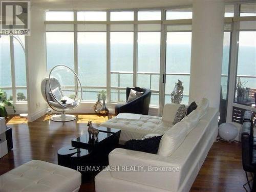 2310 - 15 Windermere Avenue, Toronto, ON - Indoor Photo Showing Living Room