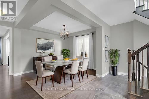 371 Meadowbreeze Drive, Ottawa, ON - Indoor Photo Showing Dining Room