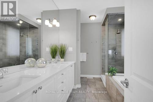 371 Meadowbreeze Drive, Ottawa, ON - Indoor Photo Showing Bathroom