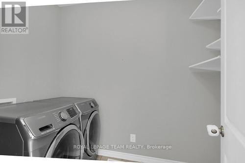 371 Meadowbreeze Drive, Ottawa, ON - Indoor Photo Showing Laundry Room