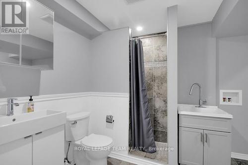 371 Meadowbreeze Drive, Ottawa, ON - Indoor Photo Showing Bathroom