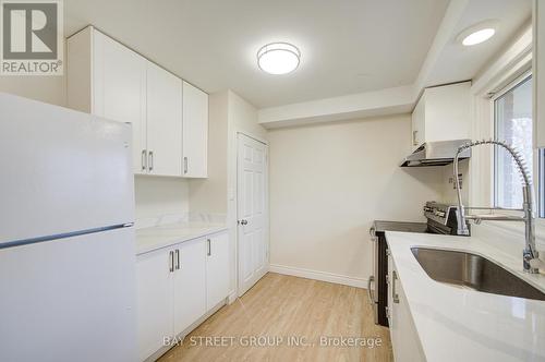 5 Clearview Heights, St. Catharines, ON - Indoor Photo Showing Kitchen