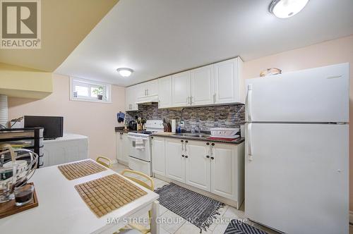 5 Clearview Heights, St. Catharines, ON - Indoor Photo Showing Kitchen