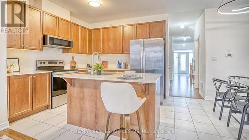 160 Christine Elliott Avenue, Whitby, ON - Indoor Photo Showing Kitchen