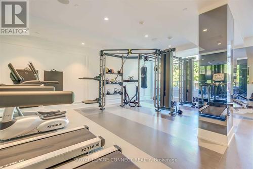 810 - 6 Parkwood Avenue, Toronto, ON - Indoor Photo Showing Gym Room