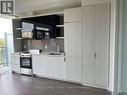 810 - 6 Parkwood Avenue, Toronto, ON  - Indoor Photo Showing Kitchen 