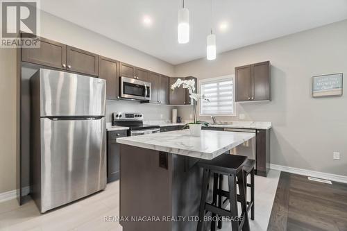 24 Lamb Crescent, Thorold, ON - Indoor Photo Showing Kitchen With Stainless Steel Kitchen With Upgraded Kitchen