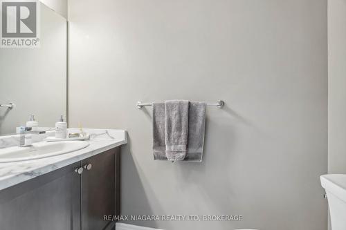 24 Lamb Crescent, Thorold, ON - Indoor Photo Showing Bathroom