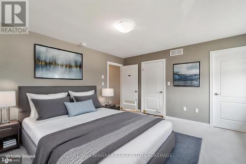 24 Lamb Crescent, Thorold, ON - Indoor Photo Showing Bedroom