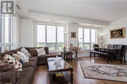 909 - 100 Harrison Gardens Boulevard, Toronto, ON - Indoor Photo Showing Living Room