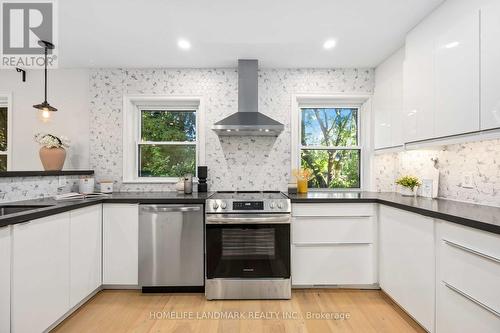 769 Sutherland Avenue, Newmarket, ON - Indoor Photo Showing Kitchen