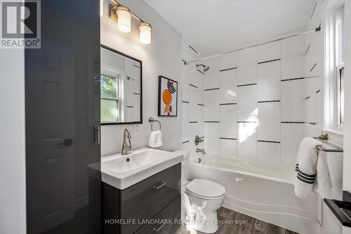 769 Sutherland Avenue, Newmarket, ON - Indoor Photo Showing Bathroom