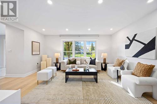 769 Sutherland Avenue, Newmarket, ON - Indoor Photo Showing Living Room