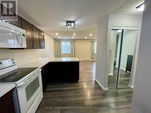 50 - 1016 Falgarwood Drive, Oakville, ON - Indoor Photo Showing Kitchen